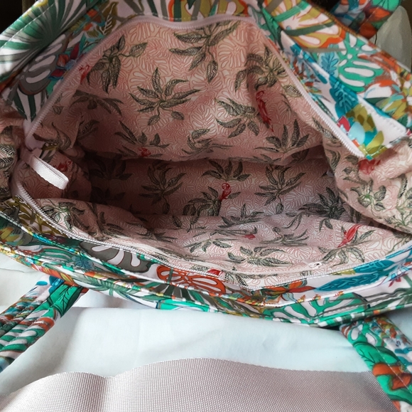 NEW Vera Bradley Utility Tote - Picture 9 of 13